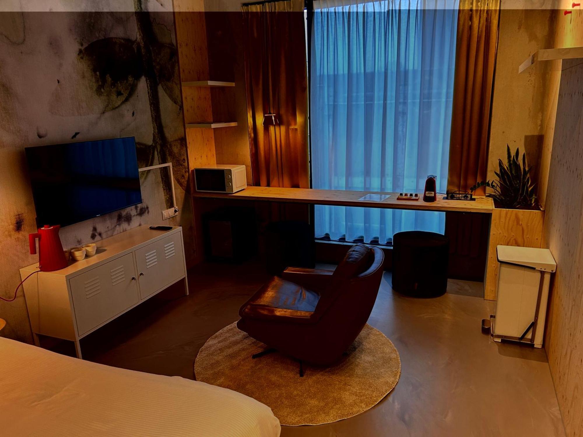 Moloko, Modern Designed Sleep & Shower Hotel In City Center, Digital Key By Sms أنسْخيدي المظهر الخارجي الصورة